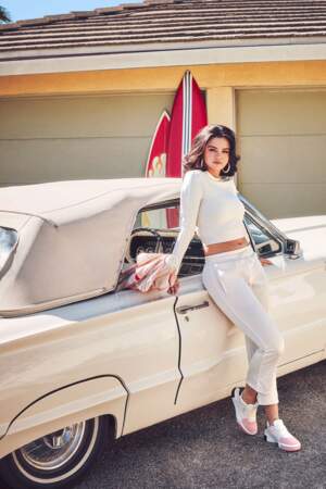 Selena Gomez en 2019 : streetwear en ensemble de sport blanc