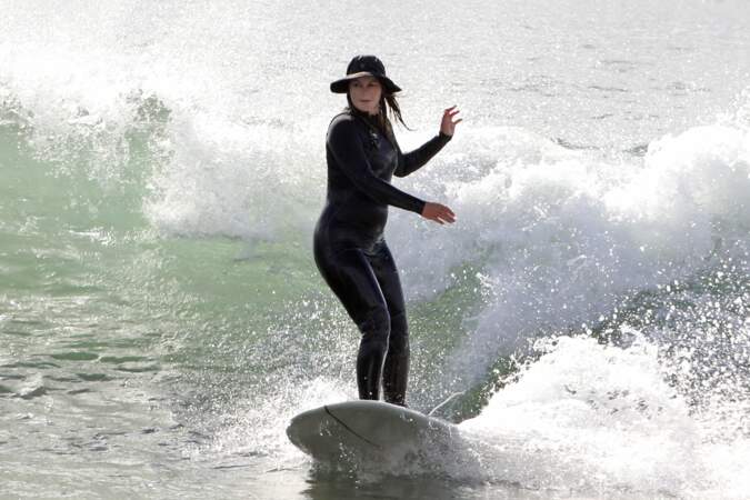 Le 8 décembre 2020, Leighton Meester s'est offert une journée surf sur la plage de Malibu. Une manière de prendre l'air pendant le confinement.