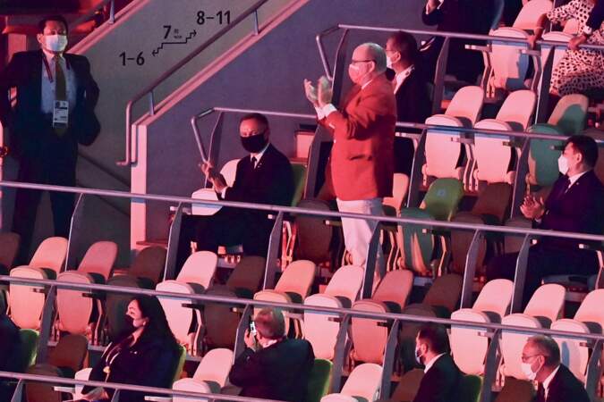 Pas très loin de Jill Biden et d'Emmanuel Macron, le prince Albert II de Monaco a également été convié à la cérémonie d'ouverture des Jeux Olympiques de Tokyo 2020, le 23 juillet 