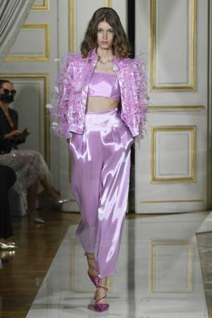 Le lias en total look au défilé Giorgio Armani Privé Collection Haute Couture Automne/Hiver 2021-2022