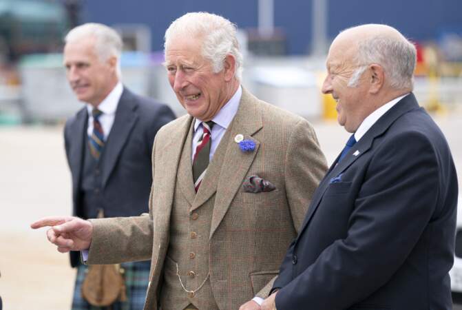 Le prince Charles est toujours bien habillé pour ses apparitions officielles.