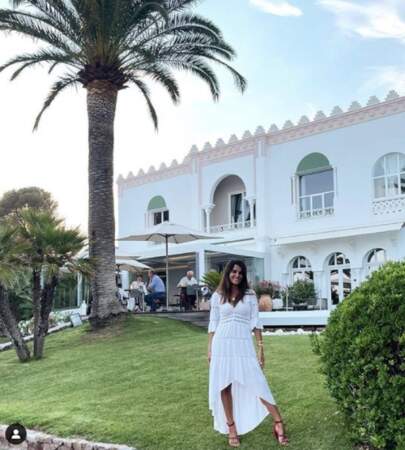 Karine Ferri partage à ses abonnés Instagram son quotidien en vacances. 