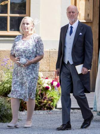 Les parents de la princesse Sofia, Erik et Marie Hellqvist, ont assisté à la cérémonie, tout comme ses sœurs.