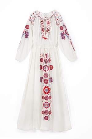 Robe longue brodée Danah, Antik Batik x Elisa Sednaoui, 320 €.