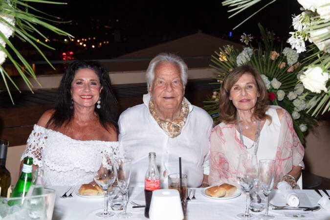 Massimo Gargia à table avec ses convives pour son anniversaire, le 20 août 