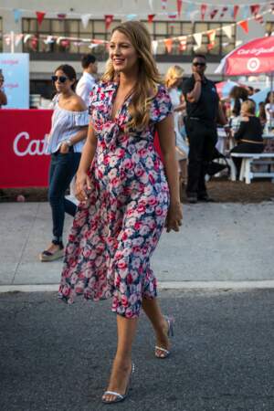 Blake Lively enceinte en robe fleurie à l'inauguration de Target Cat & Jack dans le quartier de Brooklyn à New York, le 21 juillet 2016