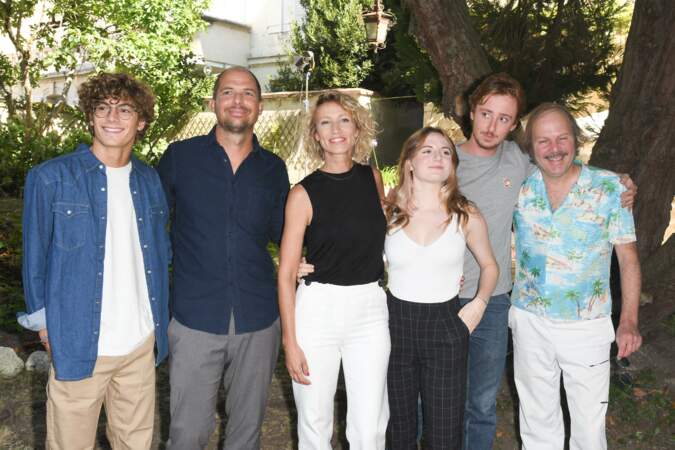Photo de famille pour l'équipe du film "Le Test", au festival du Film Francophone d'Angoulême, ce 27 août 2021