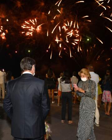 Christian Estrosi et sa femme Laura Tenoudji ont apprécié un feu d'artifice tiré à Nice