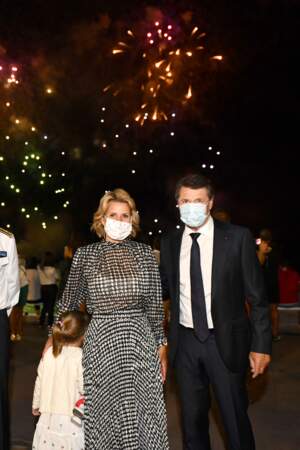 Christian Estrosi, le maire de Nice, et sa femme Laura Tenoudji Estrosi durant un feu d'artifice à Nice