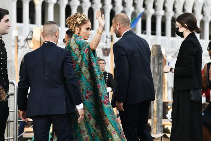 Jennifer Lopez a fait sensation à Venise lors du défilé de Dolce & Gabbana 