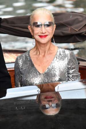 Helen Mirren a opté pour une lèvre rouge sur sa moue et un eye-liner noir épais, à Venise, le 30 août 2021.