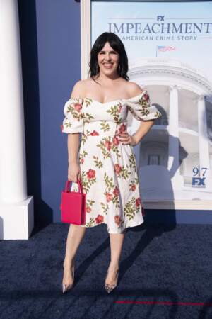Alexis Martin Woodall sublimé dans une robe fleurie au décolleté bardot pour assister à la première de "Impeachment", saison 3 de la série American Crime Story à propos de l'affaire Monica Lewinsky, à Los Angeles, le 1er septembre 2021.