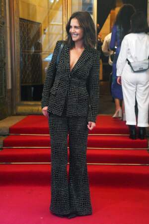 Katie Holmes porte un total-look Christian Siriano pour assister au défilé du créateur à New York, le 7 septembre 2021.