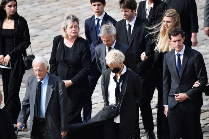 Paul Belmondo et son épouse Luana lors de l'hommage national à Jean-Paul Belmondo dans la cour des Invalides, à Paris, le jeudi 9 septembre 2021