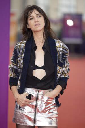 Charlotte Gainsbourg dans sa jupe métallisée lors de la 47éme édition du Festival du Cinéma Américain de Deauville le 10 septembre 2021.