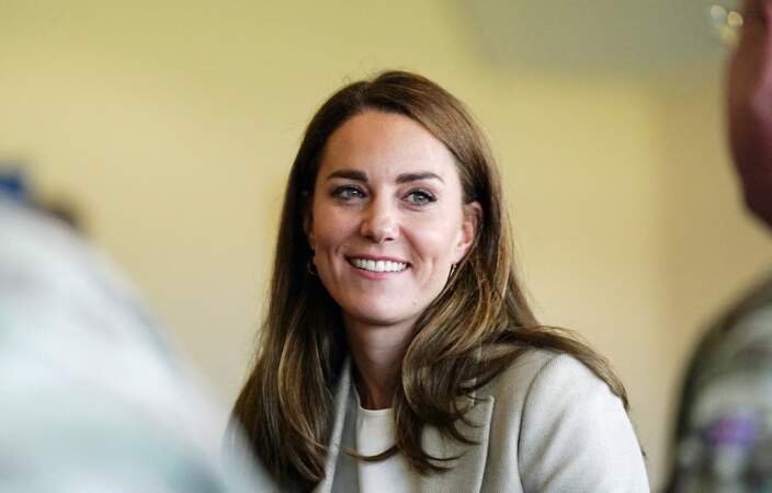 Kate Middleton, tout sourire pour cet événement officiel qu'elle accomplit seule, le jour de l'anniversaire du prince Harry