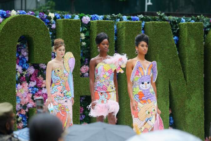 Le défilé girly de Moschino sous la direction de Jérémy Scott, lors de la New York Fashion Week (NYFW), le 9 septembre 2021.