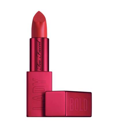 Rouge à lèvres Lady Bold Em-Power - Too Faced, 24€ 
Disponible en 12 teintes chez Sephora et sur Sephora.fr.