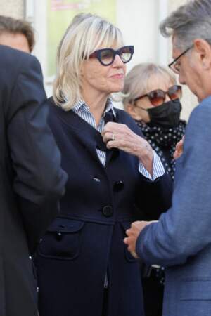 Chantal Ladesou est venue soutenir la famille de Marthe Mercadier lors de ses obsèques, à l'église Sainte-Hélène, à Paris, le 21 septembre 2021