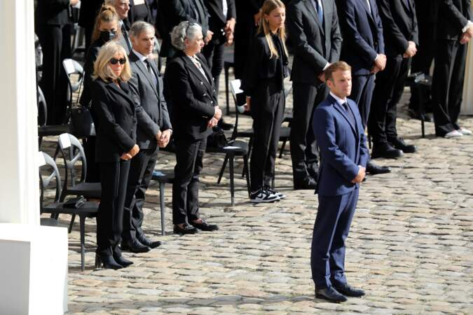 Brigitte Macron mise sur une sobre élégance lors de l'hommage national à Jean-Paul Belmondo, le 9 septembre 2021. 