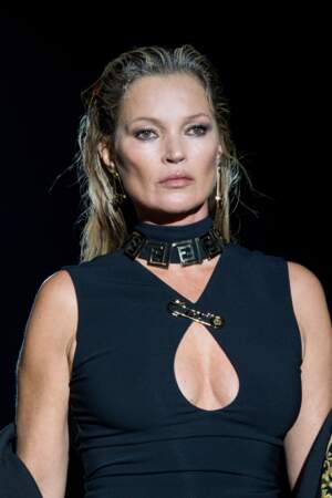 Kate Moss défile pour Versace by Fendi