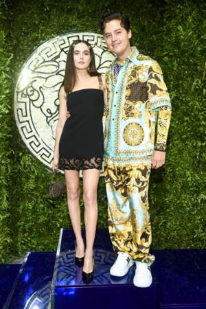 Zoey Deutch, Cole Sprouse lors de la soirée Versace, le 26 septembre 2021