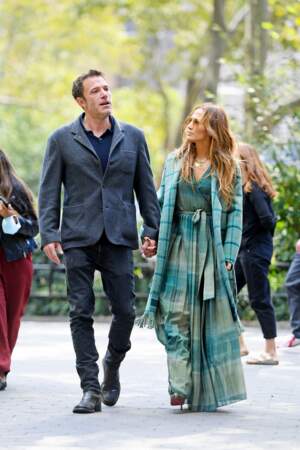 Jennifer Lopez, en total look Dior et son compagnon Ben Affleck