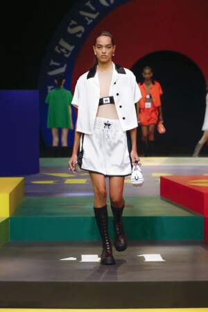 Boots de boxeur dans l'une des séries de looks sportswear du défilé Dior printemps-été 2022