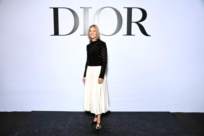 Rosamund Pike au défilé Dior printemps/été 2022