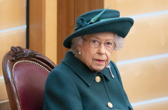 La reine Elisabeth II d'Angleterre au Parlement écossais à Edimbourg.