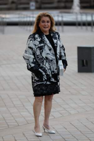 Catherine Deneuve au défilé Louis Vuitton printemps-été 2022