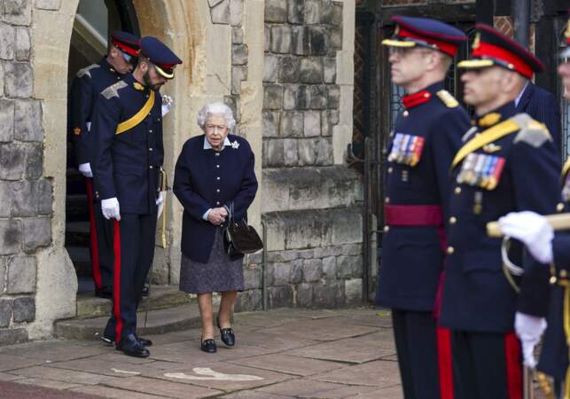 La reine semblait reconnaissante de le visite des soldats canadiens au château de Windsor. 