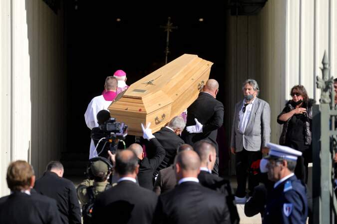 Le cercueil de Bernard Tapie a fait son entrée en la cathédrale de la Major, à Marseille, le 8 octobre 2021.