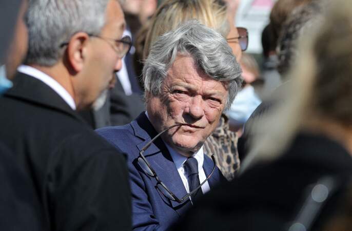 Jean-Louis Borloo a une nouvelle épaulé la famille à la sortie des obsèques de Bernard Tapie, en la Cathédrale La Major, à Marseille, le 8 octobre 2021.