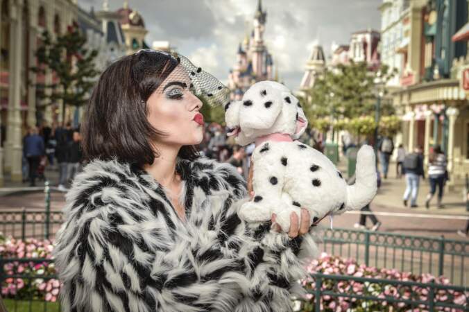 Alizée, la chanteuse française, avait elle aussi célébré Halloween à Disneyland Paris en 2015. 