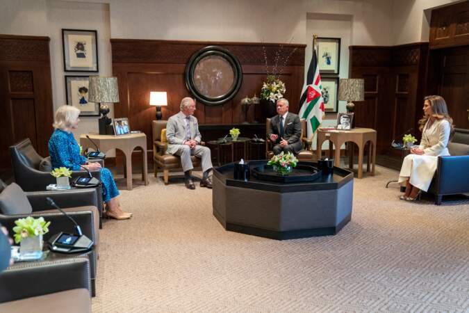 Camilla Parker Bowles et le prince Charles sont reçus au palais Al Husseiniya à Amman par le roi et la reine de Jordanie, à l'occasion de leur visite officielle en Jordanie, le 16 novembre 2021
