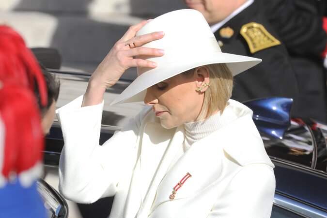 Charlene de Monaco tout de blanc vêtue pour la Fête nationale monégasque 2019.