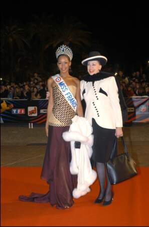 Corinne Coman, Miss France 2003 foule le tapis rouge des NRJ Music Awards 2003
