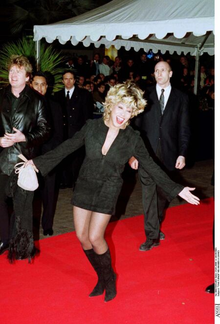 Tina Turner assiste à la première édition des NRJ Music Awards, le 23 janvier 2000, à Cannes.