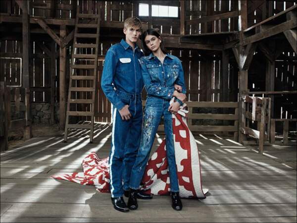 Kaia Gerber et son frère Presley,  réunis sur les visuels de la campagne publicitaire du couturier américain Calvin Klein, en 2018.