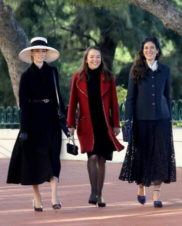 Beatrice Borromeo, Alexandra de Hanovre, Tatiana Santo Domingo se distinguent lors de l'arrivée à la cathédrale de Monaco 