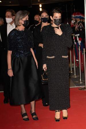 Charlotte Casiraghi avec sa mère la princesse Caroline de Hanovre à Monaco, le 19 novembre