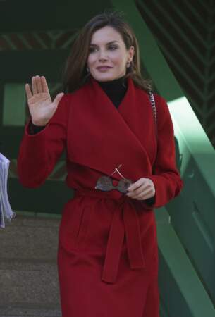 Letizia d'Espagne avait déjà porté ce manteau rouge Boss le 21 décembre 2017