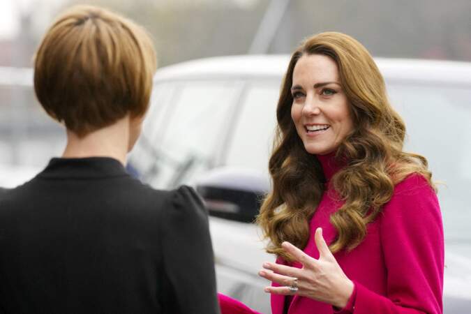 Kate Middleton possède des cheveux indisciplinés et assume désormais ses boucles.