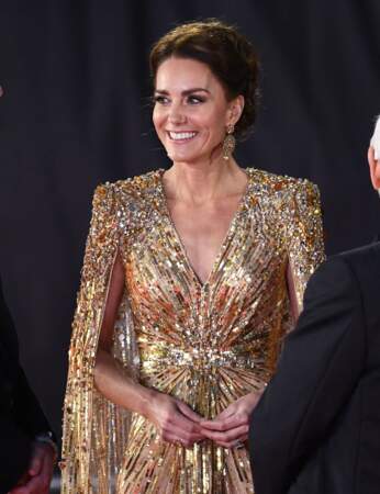 La palme de la plus belle robe à sequins revient cette année 2021 à Kate Middleton en jenny Packham