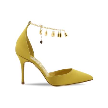 Gold Capsule Manolo Blahnik : Le stiletto Campinilla et ses clochettes emblématiques