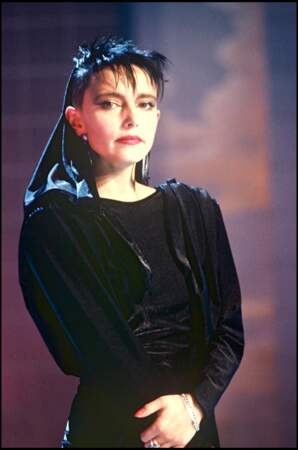 Jeanne Mas connue pour ses titres "En rouge et noir" et "Toute première fois", sur un palteau de télé, le 3 juin 1986.