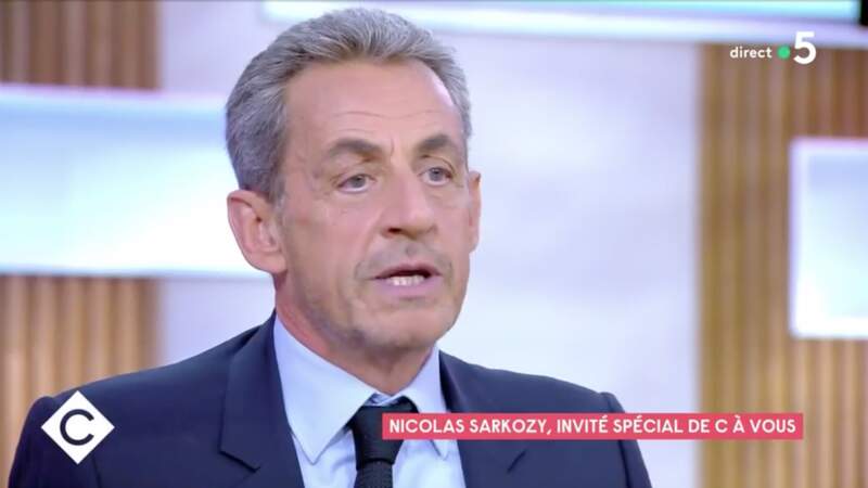Nicolas Sarkozy s'insurge contre la réécriture de l’histoire sur C à Vous. 