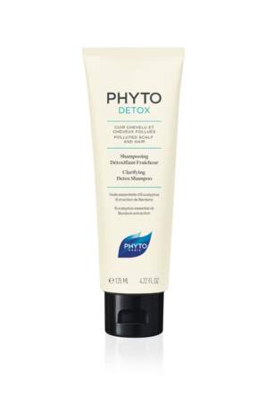Shampooing Détoxifiant Fraîcheur Phytodetox, Phyto, 10,50€ les 125ml disponible en pharmacies, parapharmacies et sur phyto.fr 