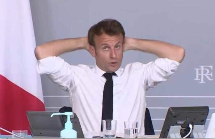 Emmanuel Macron au look décontracté